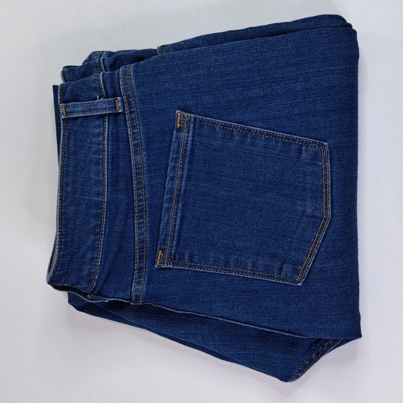 L.L. Bean Classic Fit Straight Leg Blue Jeans Size 14 M/T Inseam 31' - Picture 9 of 17